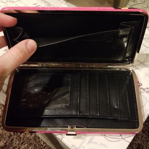 Marilyn Monroe Clasp Wallet - Picture 4 of 5